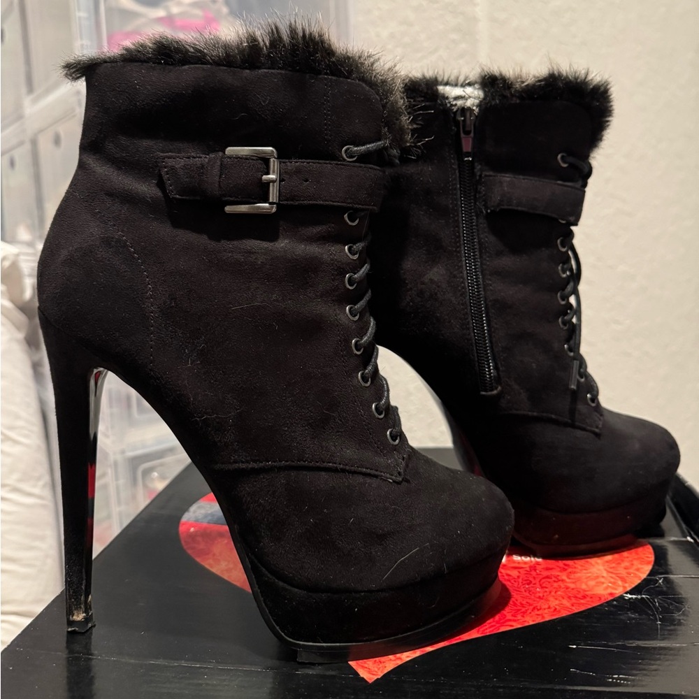 Luichiny Black Heeled Boots